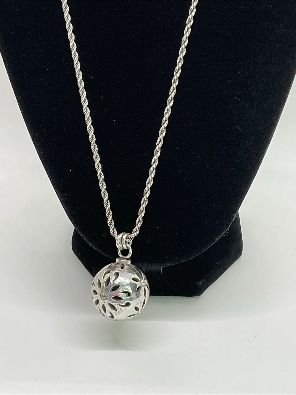 Brighton Cathedral Fleur de Lis Filagree Ball Pendant Necklace - Rare